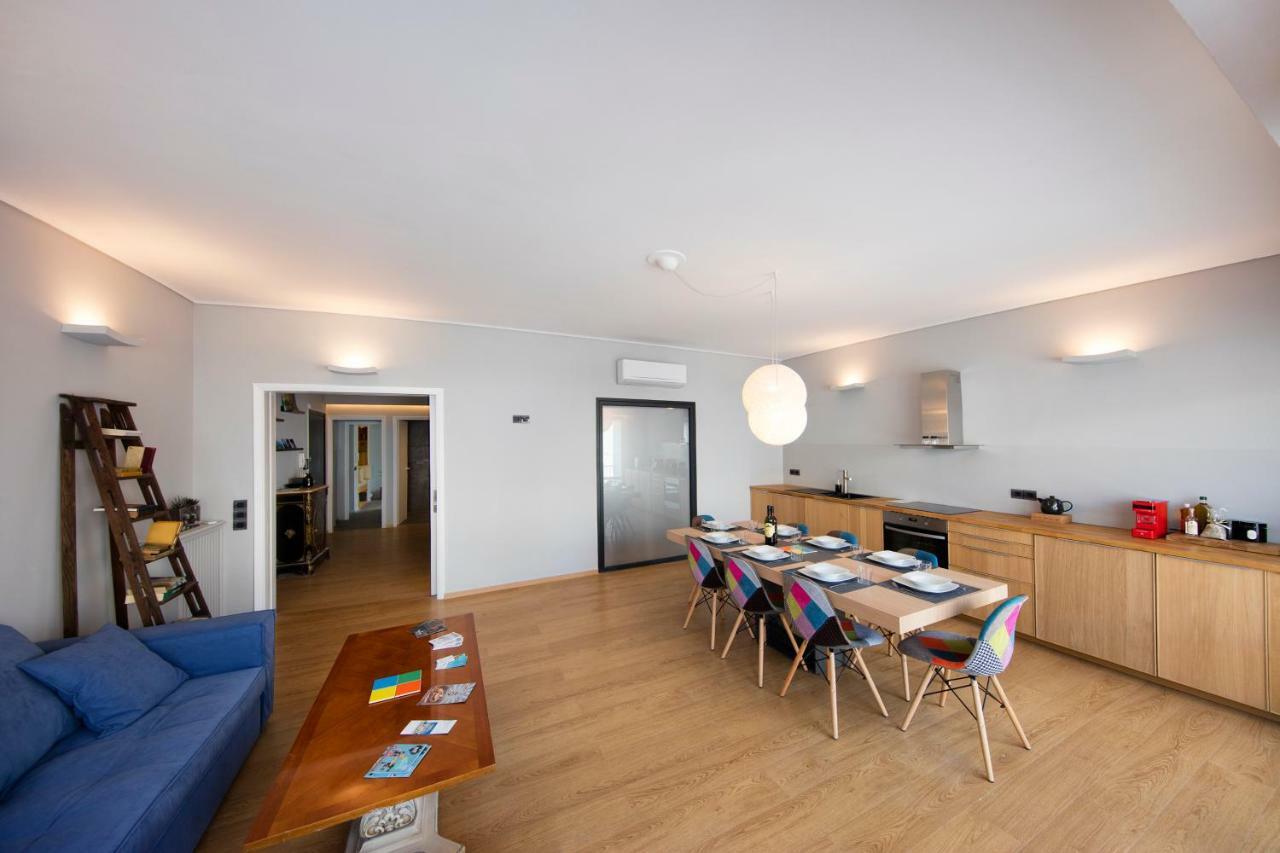 Super Modern Minimal Flat Nr Metro & Arch. Museum Atenas Exterior foto